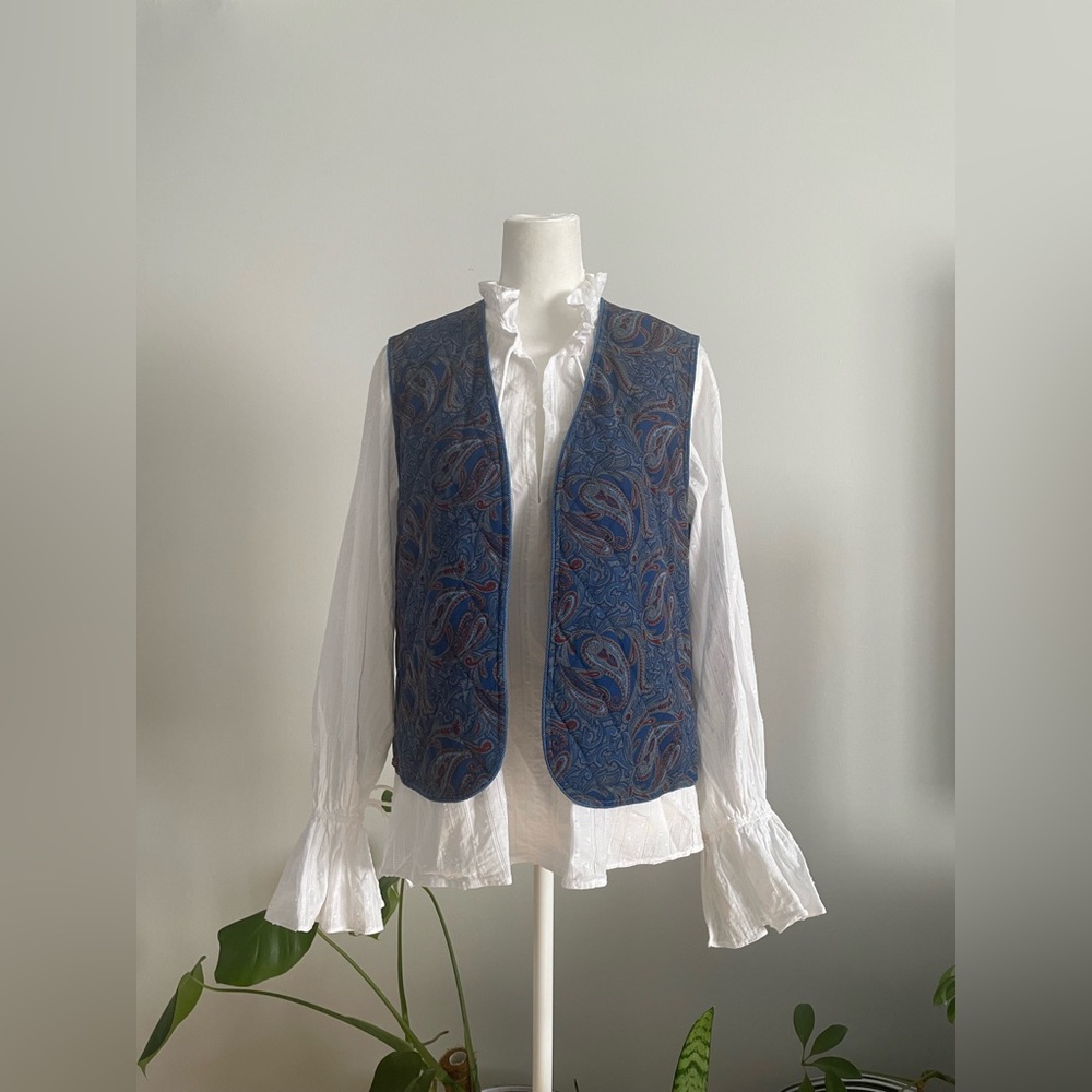 Vintage 70s Fire Islander Petites Paisley Print Quilted Velvet Vest